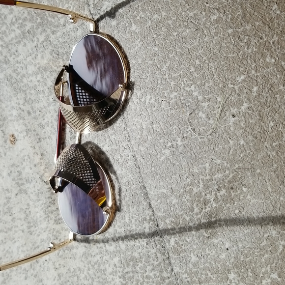 Vanlinker • Sunglasses | OS - Picture 7 of 11